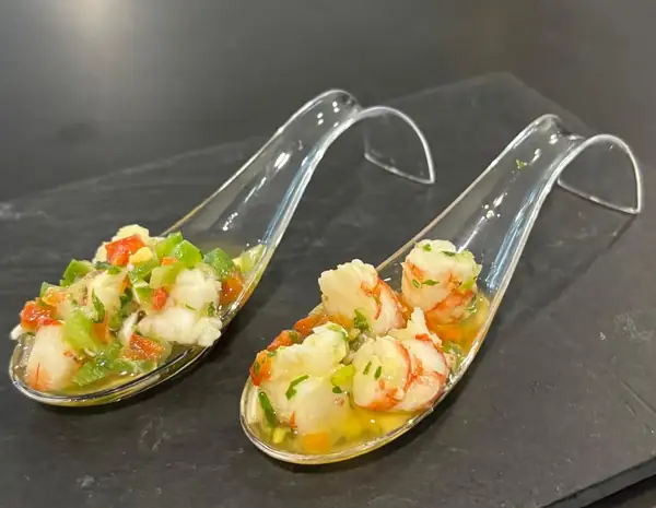 Precio de catering en Asturias: cuánto cuesta en 2026 1 aperitivos gourmet de catering para bodas en Asturias