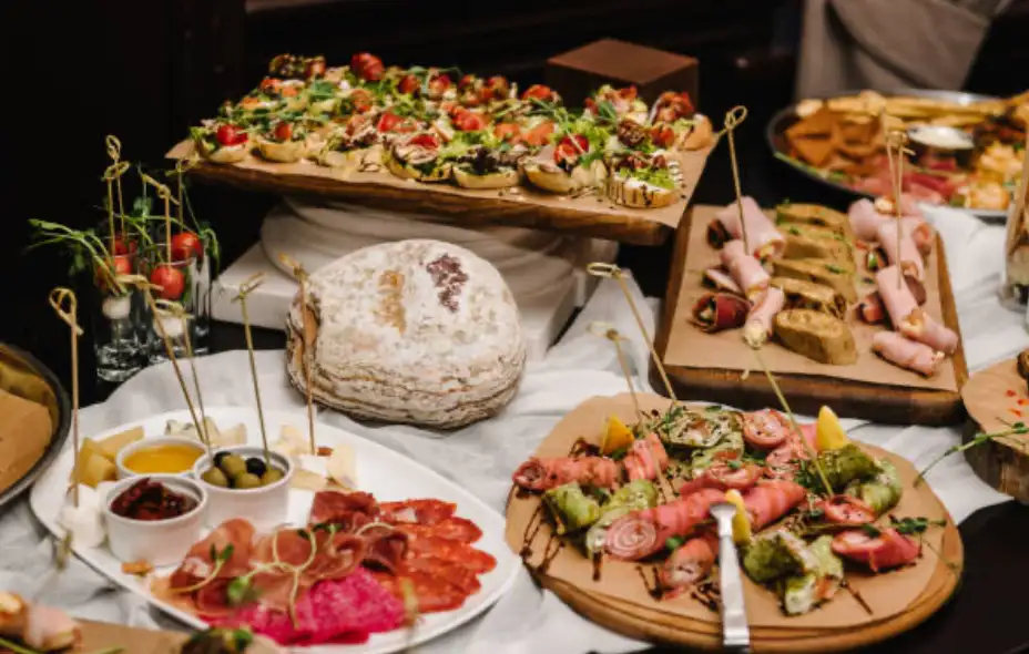 Tipos de catering para eventos en Asturias: cuál elegir según tu celebración 3 Servicio de catering para eventos en Asturias