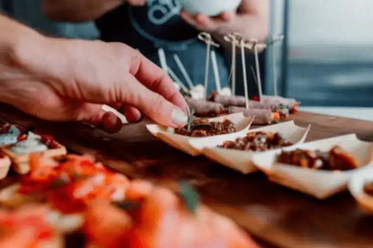 Cómo elegir catering en Asturias para tu evento: guía completa 3 tipos de catering en Asturias servicio tipo cóctel y buffet