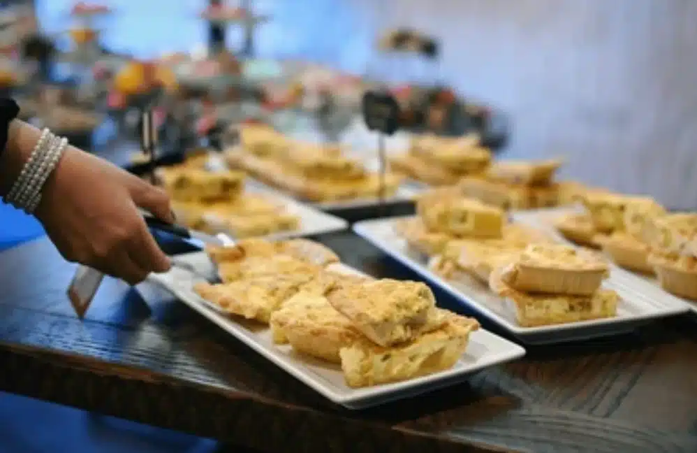 Brunch en Asturias para eventos y celebraciones 3 brunch para bodas en Asturias con montaje cuidado y ambiente elegante