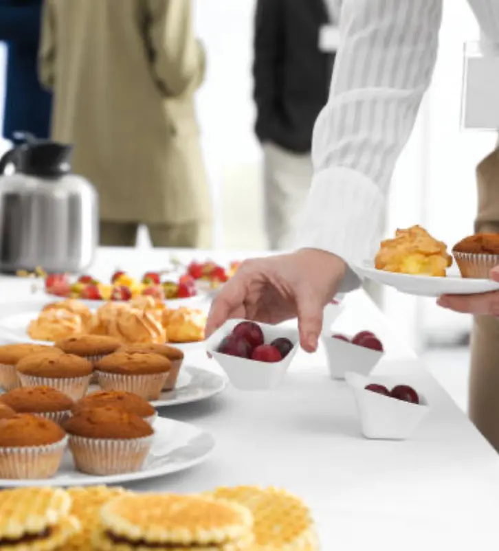 Catering para empresas en Asturias: servicio profesional para eventos corporativos 1 catering para empresas en Asturias en un evento corporativo profesional