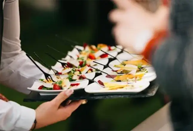 Catering en Oviedo 2 catering para eventos y bodas en Oviedo con presentación cuidada