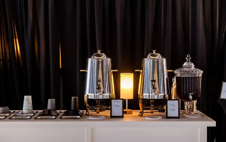 Catering para empresas en Asturias: servicio profesional para eventos corporativos 6 coffee break de catering para empresas en Asturias en una reunión profesional